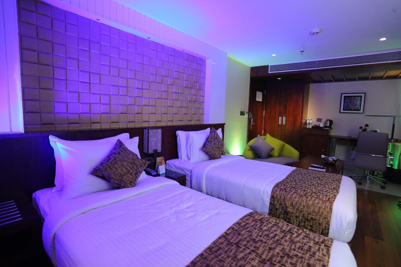 Coral Isle Hotel Kochi Exterior foto